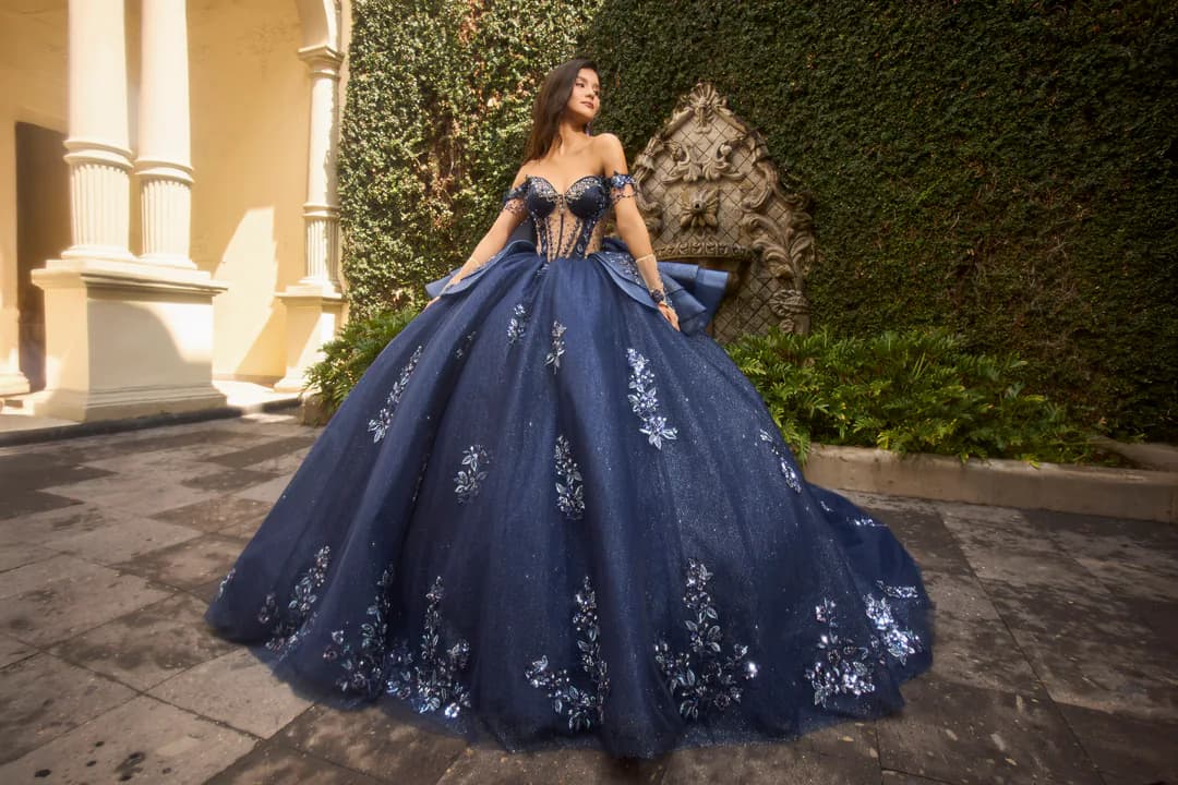 Showcase de Vestidos — evento comunitario | Reina's Tradición